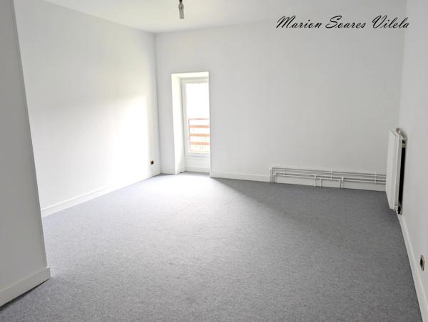 Ensemble immobilier composé de 2 maisons accolées sur beau terrain de plus de 900 m² à Provins.