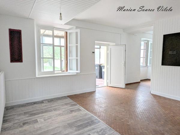 Ensemble immobilier composé de 2 maisons accolées sur beau terrain de plus de 900 m² à Provins.