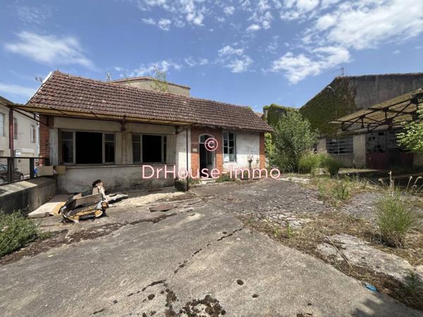 Bien immobilier à vendre de 1 200 m²