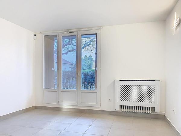 Appartement en rez-de-jardin, lumineux 76m2. Petit Balcon