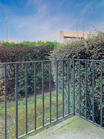 Appartement en rez-de-jardin, lumineux 76m2. Petit Balcon