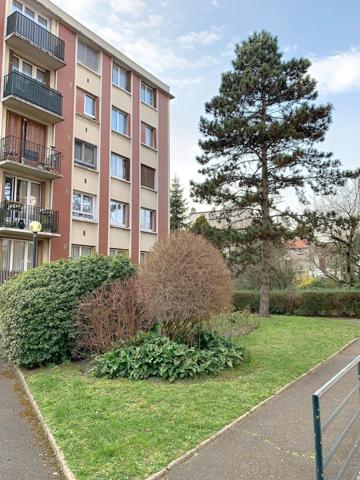 Appartement en rez-de-jardin, lumineux 76m2. Petit Balcon