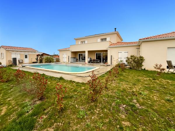 Maison
         7 pièces
        - 186 m² Bien prestige 525 000 € *