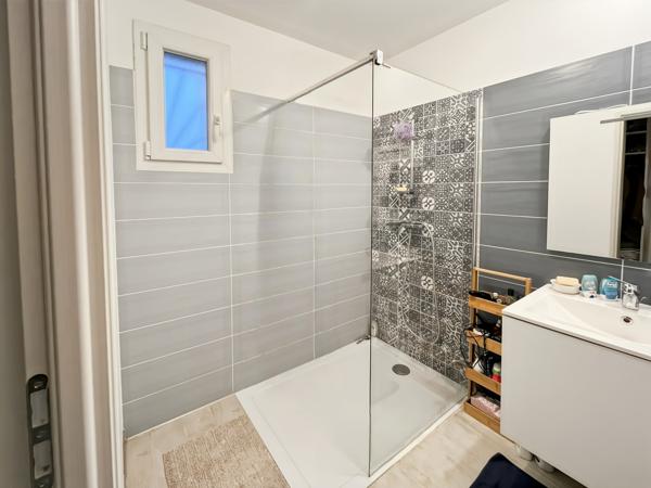 Maison
         7 pièces
        - 186 m² Bien prestige 525 000 € *