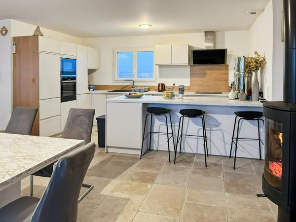 Maison
         7 pièces
        - 186 m² Bien prestige 525 000 € *