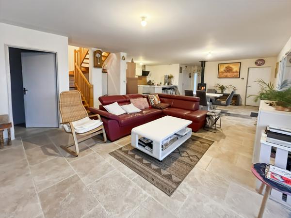 Maison
         7 pièces
        - 186 m² Bien prestige 525 000 € *