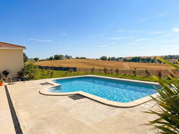 Maison
         7 pièces
        - 186 m² Bien prestige 525 000 € *