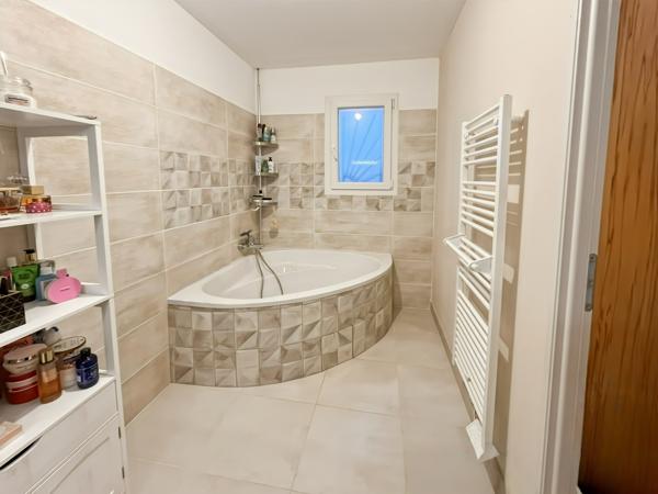 Maison
         7 pièces
        - 186 m² Bien prestige 525 000 € *