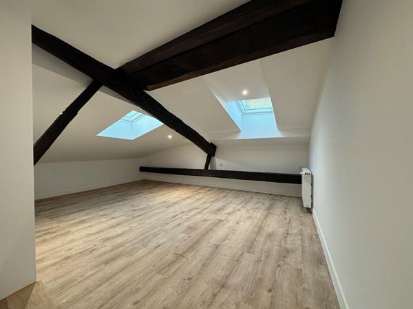 A louer, dans le coeur historique de Périgueux, bel Appartement T1 entièrement restauré