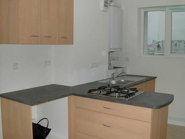 RIVE DROITE - BEAU T3 PARFAIT ETAT ENSOLEILLE - VUE MER ET DEGAGEE Prestation de qualite
