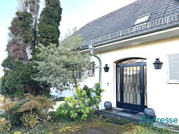 MAISON BOURGEOISE PLAIN PIED de 280 m² sur un terrain de 15 ares.