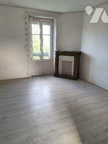 Maison comportant deux appartements