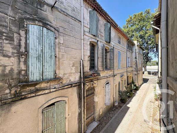 Maison à vendre  5 pièces - 144,45 m 2   ARLES  - 13