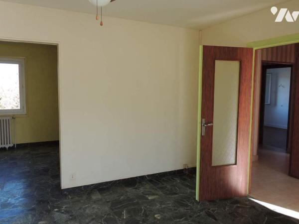 Pavillon sur sous-sol sur terrain clos et dépendance