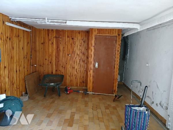 Pavillon sur sous-sol sur terrain clos et dépendance