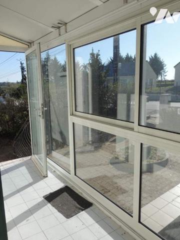 Pavillon sur sous-sol sur terrain clos et dépendance