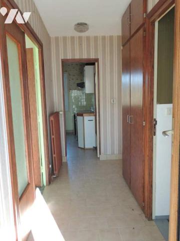 Pavillon sur sous-sol sur terrain clos et dépendance