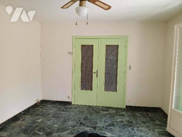 Pavillon sur sous-sol sur terrain clos et dépendance