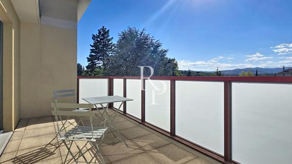 FRANCHEVILLE – BEL AIR – T2 50,43 m² – DERNIER ÉTAGE – TERRASSE 13,74 m² – VUE DÉGAGÉE – GARAGE