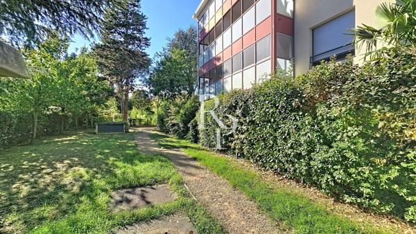 FRANCHEVILLE – BEL AIR – T2 50,43 m² – DERNIER ÉTAGE – TERRASSE 13,74 m² – VUE DÉGAGÉE – GARAGE