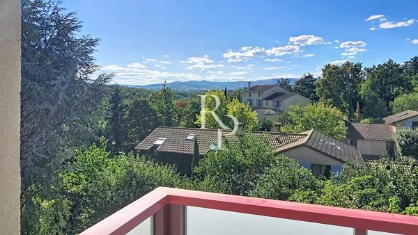 FRANCHEVILLE – BEL AIR – T2 50,43 m² – DERNIER ÉTAGE – TERRASSE 13,74 m² – VUE DÉGAGÉE – GARAGE