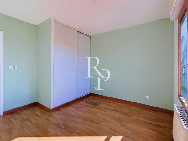 FRANCHEVILLE – BEL AIR – T2 50,43 m² – DERNIER ÉTAGE – TERRASSE 13,74 m² – VUE DÉGAGÉE – GARAGE