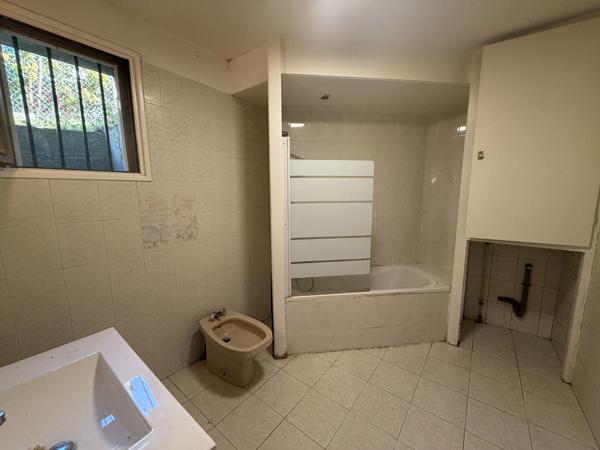 Hendaye, appartement T3 69m² et cave 80m²
