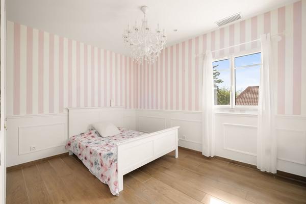 Villa 8 pièces de 269 m² à GENAS , Genas