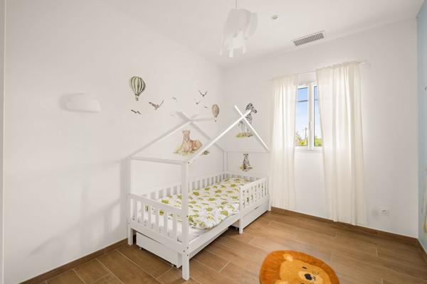 Villa 8 pièces de 269 m² à GENAS , Genas