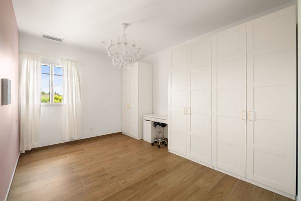 Villa 8 pièces de 269 m² à GENAS , Genas