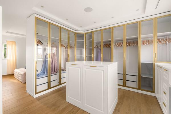 Villa 8 pièces de 269 m² à GENAS , Genas