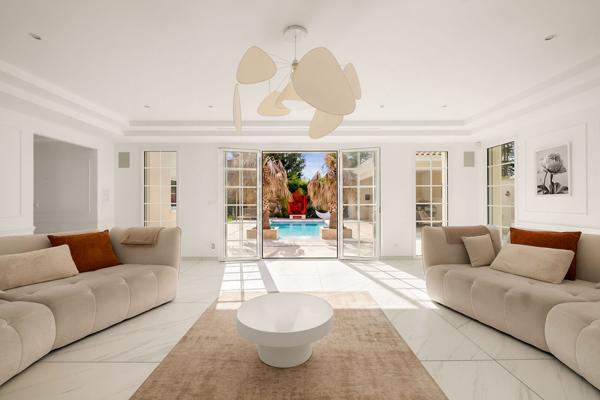 Villa 8 pièces de 269 m² à GENAS , Genas