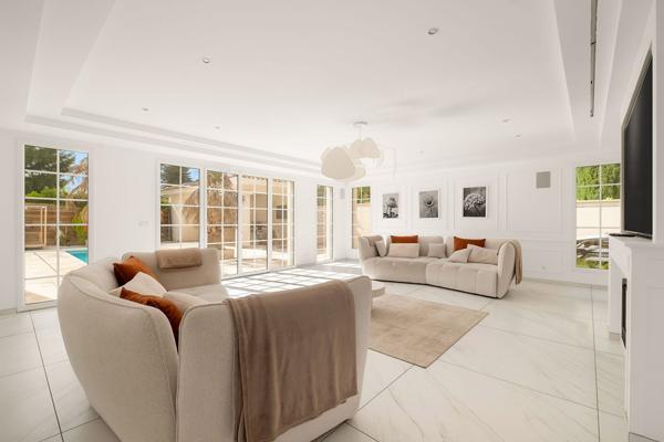Villa 8 pièces de 269 m² à GENAS , Genas