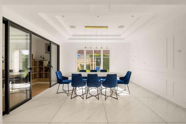 Villa 8 pièces de 269 m² à GENAS , Genas