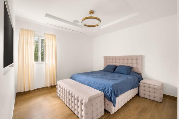 Villa 8 pièces de 269 m² à GENAS , Genas
