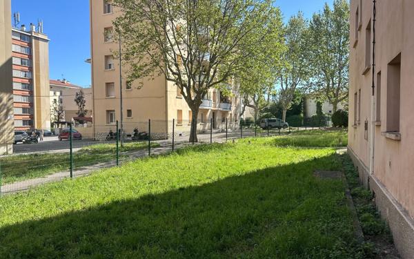 Appartement à vendre    2 pièces • 54,10 m2 Toulon