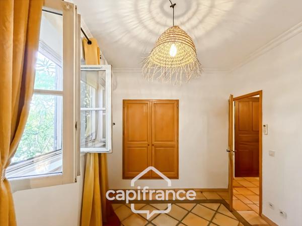 RARE SUR LE DOMAINE DE PONT ROYAL–APPARTEMENT DE STANDING de 48m2 CLIMATISE AVEC TERRASSE, VUE DÉGAGÉE ET PISCINE PRIVATIVE