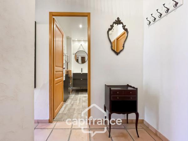 RARE SUR LE DOMAINE DE PONT ROYAL–APPARTEMENT DE STANDING de 48m2 CLIMATISE AVEC TERRASSE, VUE DÉGAGÉE ET PISCINE PRIVATIVE