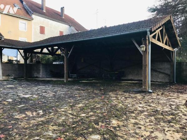 RIOZ Village avec toutes les commodités