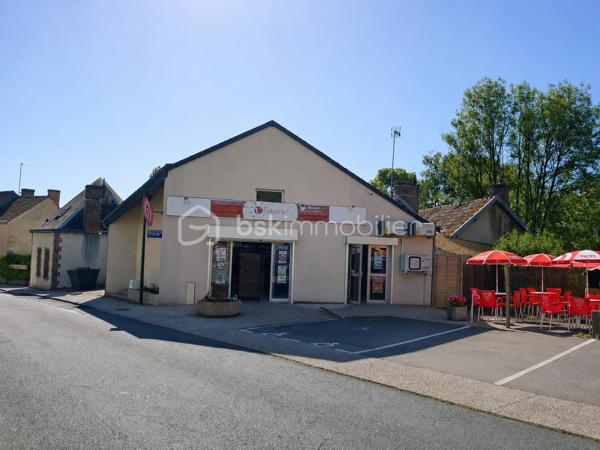 Implanté au cœur d’un charmant bourg de Touraine, ce bar-tabac-jeux avec sa terrasse, bénéficie d’un emplacement stratégique avec un flux régulier de piétons et de véhicules, garantissant une activité stable et pérenne.
L’établissement profite d’une clientèle fidèle locale ainsi que d’une clientèle de passage grâce à un environnement agréable et touristique :
-Stationnements à proximité,
-Aire de camping-cars,
-Camping privé d’environ 250 emplacements à proximité immédiate.
-Ouvert tous les jours sauf le dimanche, ce commerce présente un réel potentiel de développement pour un repreneur souhaitant dynamiser l’activité.
Le chiffre d’affaires est en constante évolution et offre encore de belles perspectives de progression.
Atout supplémentaire :
 Possibilité d'acquérir également les murs commerciaux du bar-tabac et de la supérette attenante à 339200€ FAI. 
Cette opportunité permettrait :
 - D'élargir l’offre commerciale,
 - De développer une activité complémentaire, ou encore d’agrandir la surface du bar selon votre projet.
Une belle opportunité pour un couple, un professionnel du secteur ou une reconversion dans un cadre de vie agréable en Touraine.