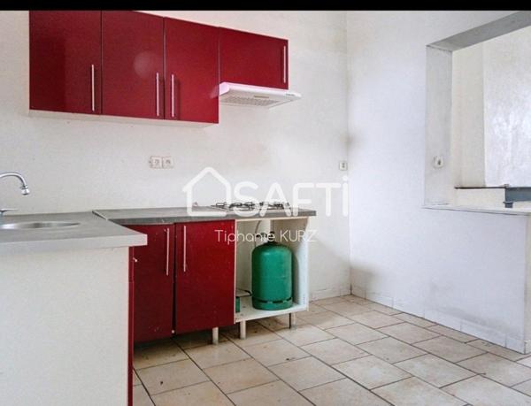 Maison de ville avec cour couverte et jardin