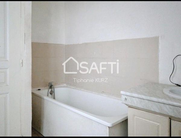 Maison de ville avec cour couverte et jardin