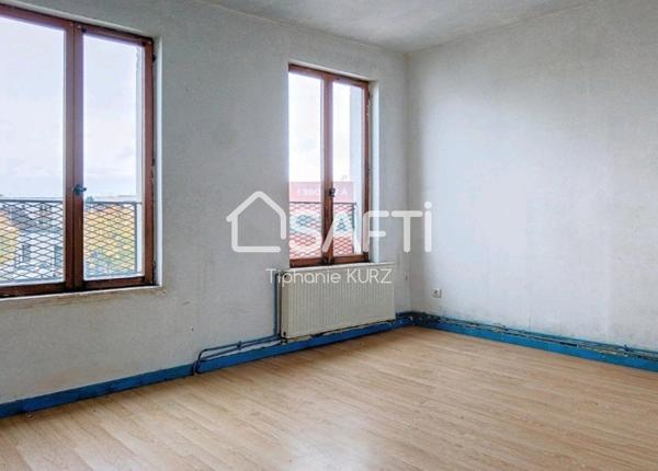 Maison de ville avec cour couverte et jardin