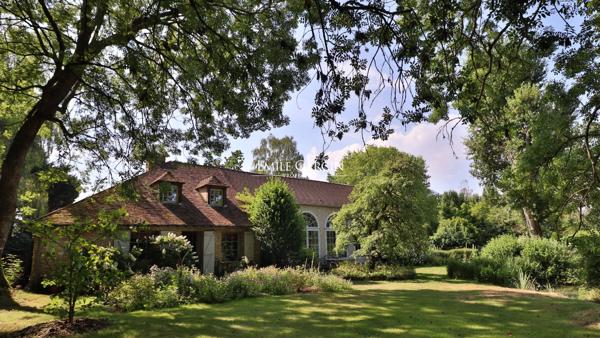 À vendre - Corps de ferme du  XVIIIème siècle et parc de 7 ha - Proche de Rambouillet (78)