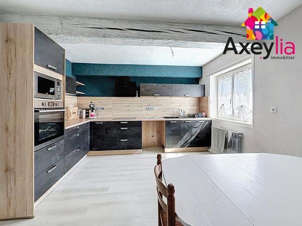 Perreux (42120) A VENDRE - PERREUX - MAISON ENTIÈREMENT RÉNOVÉE AVEC TROIS CHAMBRES, TERRASSE, TERRAIN ET GARAGE