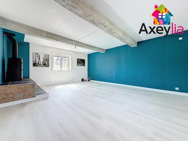 Perreux (42120) A VENDRE - PERREUX - MAISON ENTIÈREMENT RÉNOVÉE AVEC TROIS CHAMBRES, TERRASSE, TERRAIN ET GARAGE