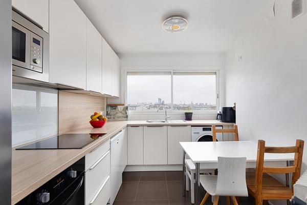 Charenton-le-Pont (94220) 8e et dernier étage - vue bois de Vincennes et monuments de Paris - proche Metro