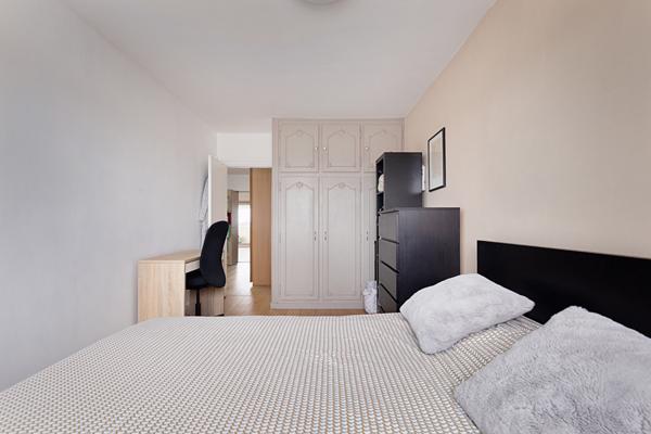 Charenton-le-Pont (94220) 8e et dernier étage - vue bois de Vincennes et monuments de Paris - proche Metro