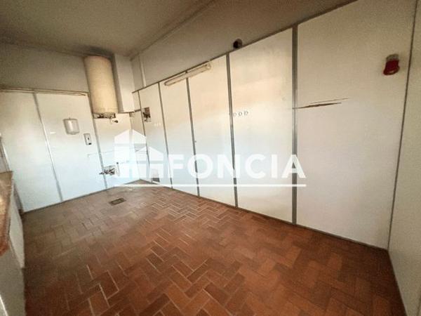 Location Local commercial 1 pièce 93.5 m² - PLACE DU CHAMP DE MARS Meysse 07400