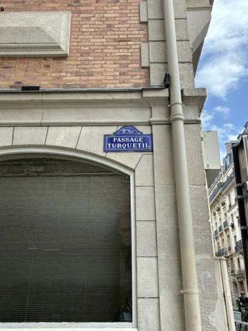 Bureau à louer à Paris (75011)